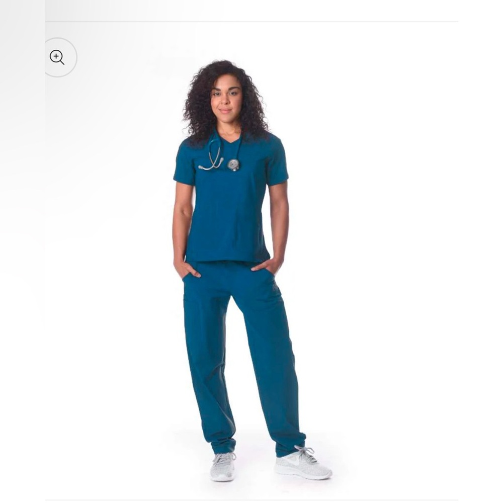 Scrub set Carribean Blue by Essential Threads Women’s Hathaway pant Pomfrey top